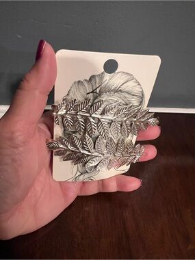 Louisa Silver Leaf Decorative Snap Clips (Barrettes)